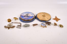 A group of 20th century collectables.