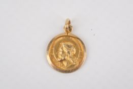 An 18ct gold pendant, 'Dio to protegga'.