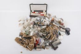 A large quantity of costume jewellery and small collectables.