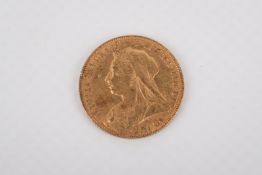 A 1900 sovereign coin. Weight 8g.