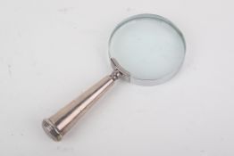 A contemporary silver handled magnifying glass. Maker L J Millington, Birmingham 1998, L16.5cm.