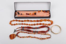 A collection of jewellery.