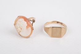 Two 9ct gold rings.