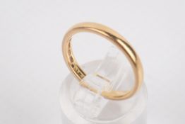 A 22ct gold wedding band. Size M/N, 3.3g.