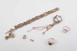 A small collection of 9ct gold jewellery.