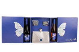 Dolly Parton two bottle presentation gift box. Including a 750ml bottle of Prosecco D.O.C.