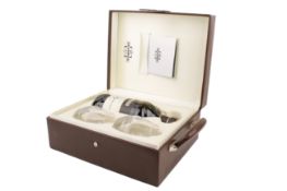 Drambuie 15 year whisky liqueur box set. A 1L bottle in a presentation box with two tumblers.