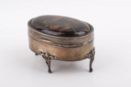 A George V sterling silver and tortoiseshell jewellery box by Charles & Richard Comyns, London 1923.