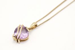 A 9ct gold hallmarked pendant and chain.