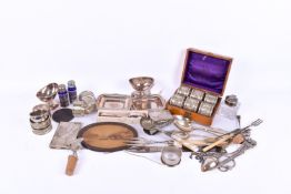 Quantity of silverplated and Sheffield plate items. Including a boxed set of six napkin rings, etc.