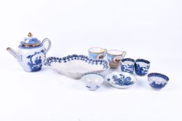 A quantity of 18th and 19th Century Worcester porcelains. Including teapot, cups and small bowls.
