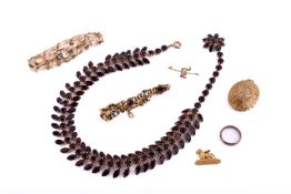 A small group of costume jewellery and a broken bar brooch.
