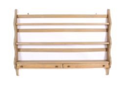 A pine pot shelf