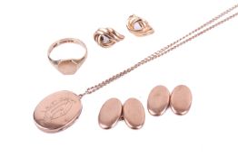 A small group of 9ct gold jewellery.