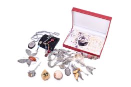 A small group of costume jewellery.