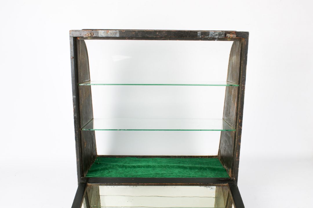 A counter-top shop glass display cabinet, unbranded. - Image 3 of 3