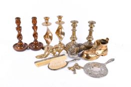 A quantity of assorted brass and other items.