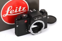 A Leica R5 35mm SLR Camera Body. Black. 1986. Serial number 1701160.
