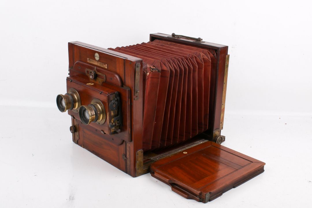 A vintage mahogany cased stereoscopic tailboard plate camera, - Image 2 of 3