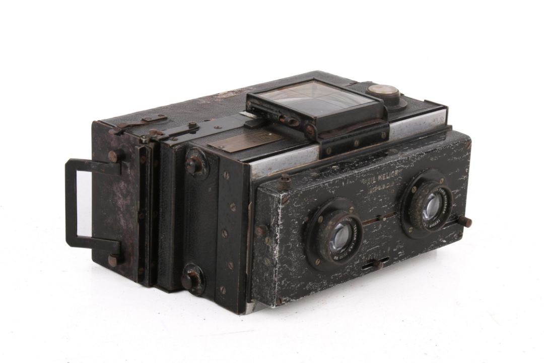 A vintage Macris Boucher Nil Melior stereoscopic film camera, circa 1912-1928. - Image 1 of 3