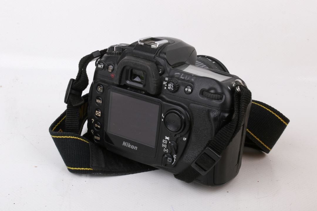 A Nikon D200 digital camera outfit. S/n 8011676, with Sigma Zoom 18-125mm 1:3.5-5.6 DC lens, etc. - Image 3 of 4