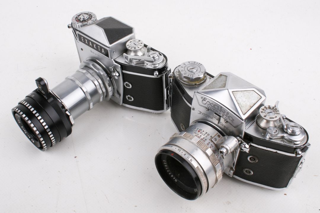 Two vintage Elekta Varex film cameras. Consisting of Varex II a and II b, one with Jena T 1:2. - Image 3 of 4