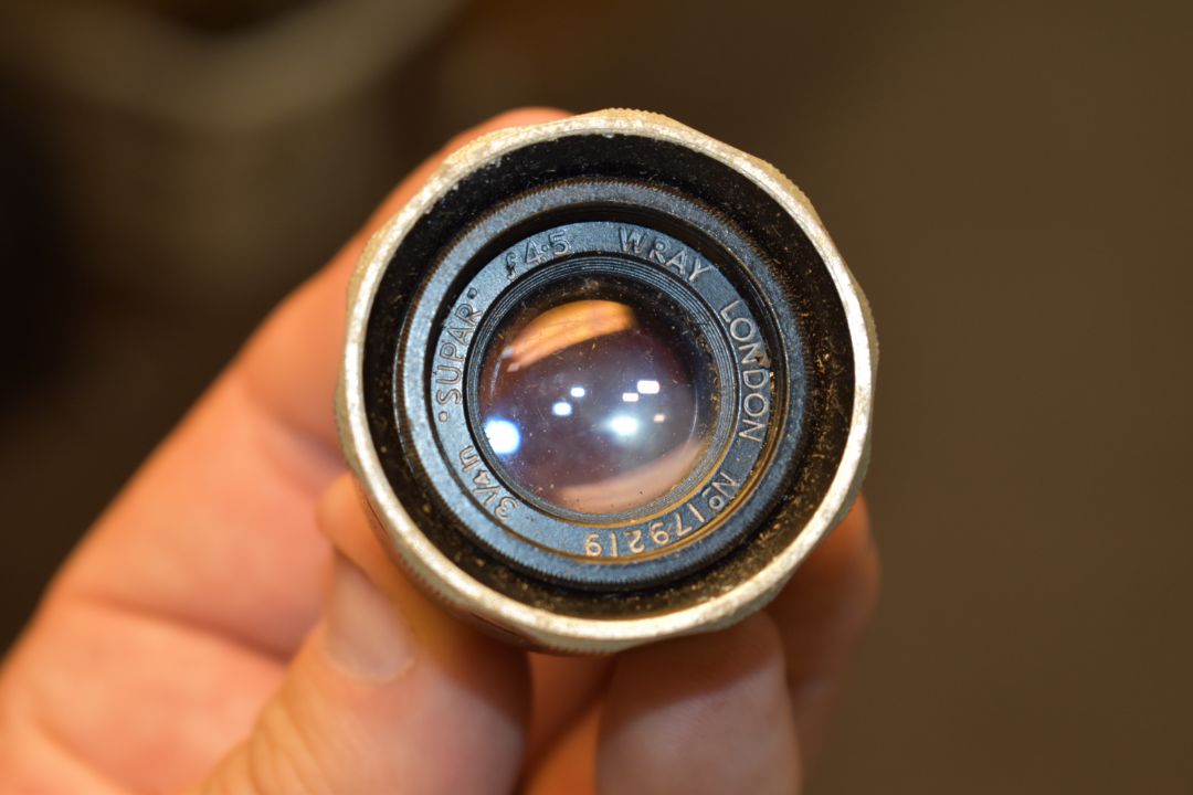 A collection of assorted vintage camera accessories. - Image 9 of 11