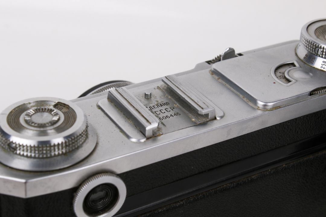 A group of three assorted Soviet rangefinder film cameras. - Image 4 of 5
