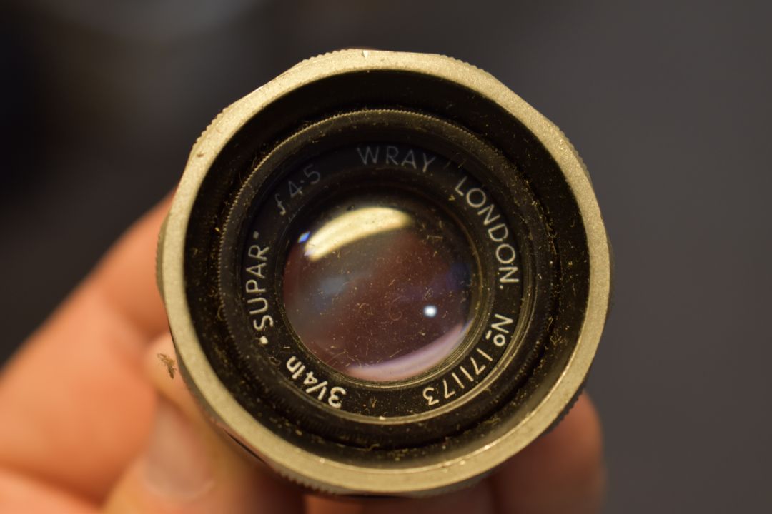 A collection of assorted vintage camera accessories. - Image 8 of 11