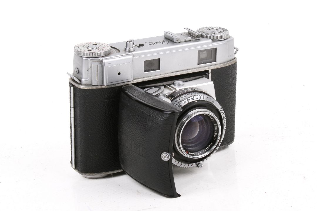 A vintage Retina III c folding rangefinder 35mm film camera. - Image 1 of 3