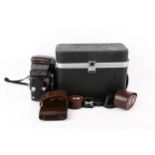 Yashica 636 TLR medium format film camera outfit, cased. S/n SX 6080275, with Yashikor 1:3.