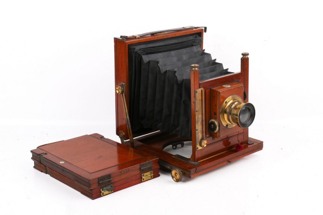 Victorian/Edwardian mahogany and brass field plate camera labelled Thorton Pickard. - Image 1 of 3