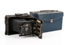 Circa 1910 German folding bellows plate camera with Goerz lens. Cased with plate holders, etc.