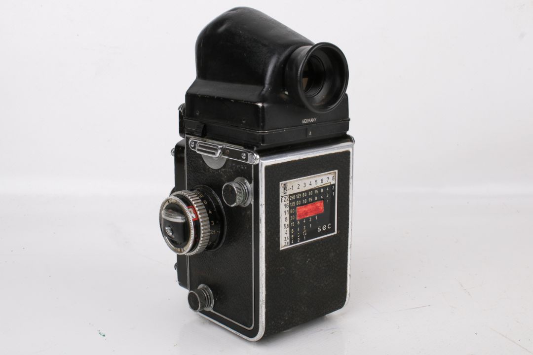 A vintage Rolleiflex TLR medium format 2.8 model film camera. - Image 2 of 3