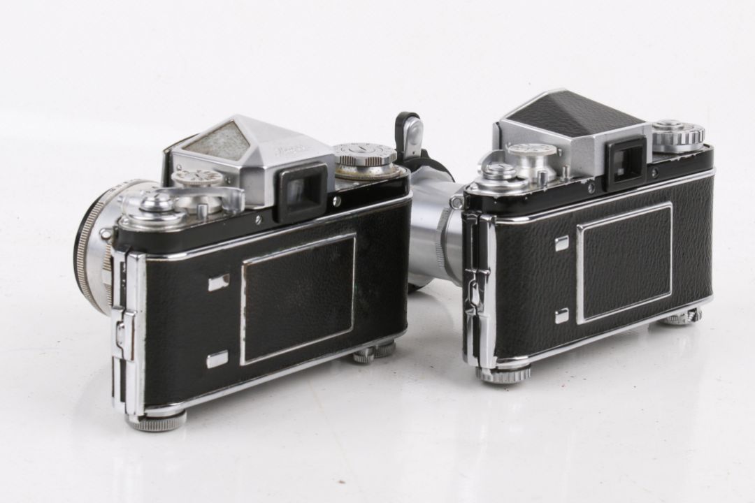 Two vintage Elekta Varex film cameras. Consisting of Varex II a and II b, one with Jena T 1:2. - Image 2 of 4