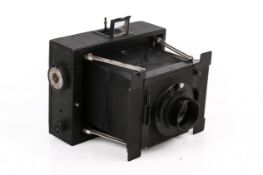 A circa 1900 Goerz folding strut plate camera. Having a Carl Zeiss Tessar 1:4.5 f=16.