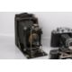 A collection of eight assorted vintage folding bellows film cameras. - Image 2 of 4