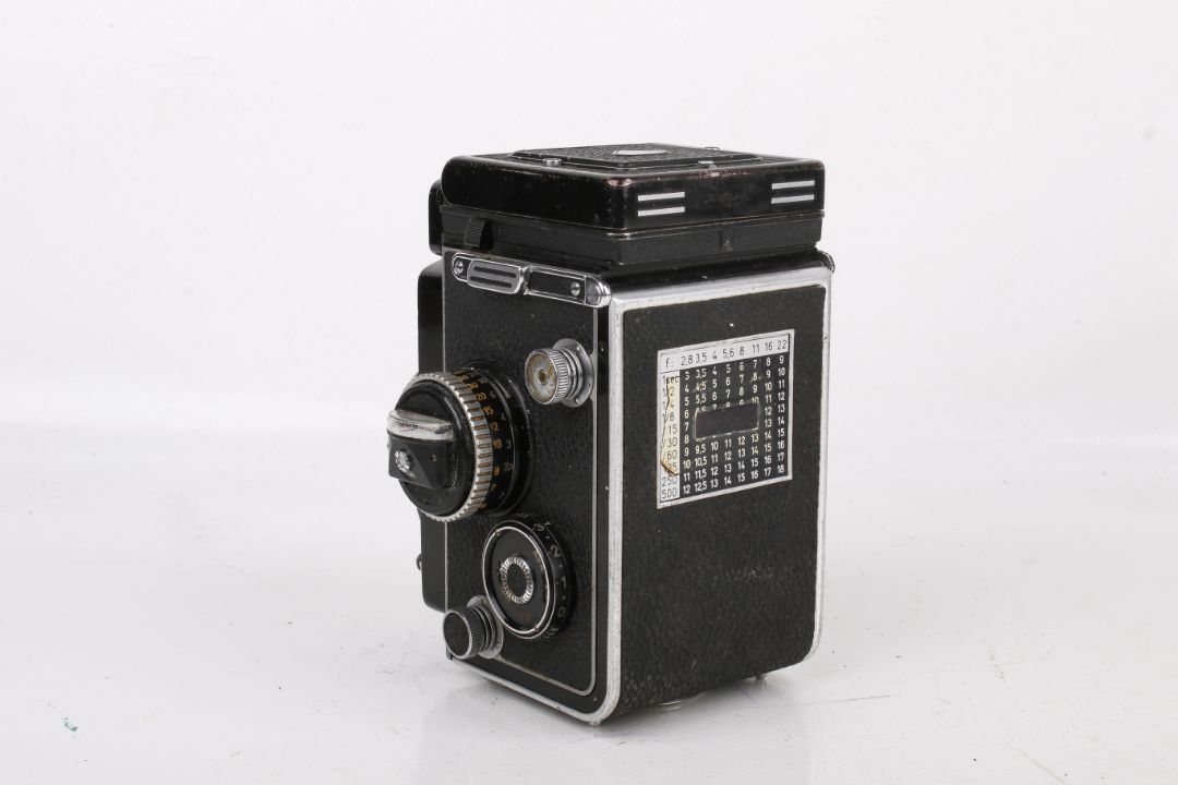 A vintage Rolleiflex TLR medium format 2.8 model film camera. - Image 2 of 3