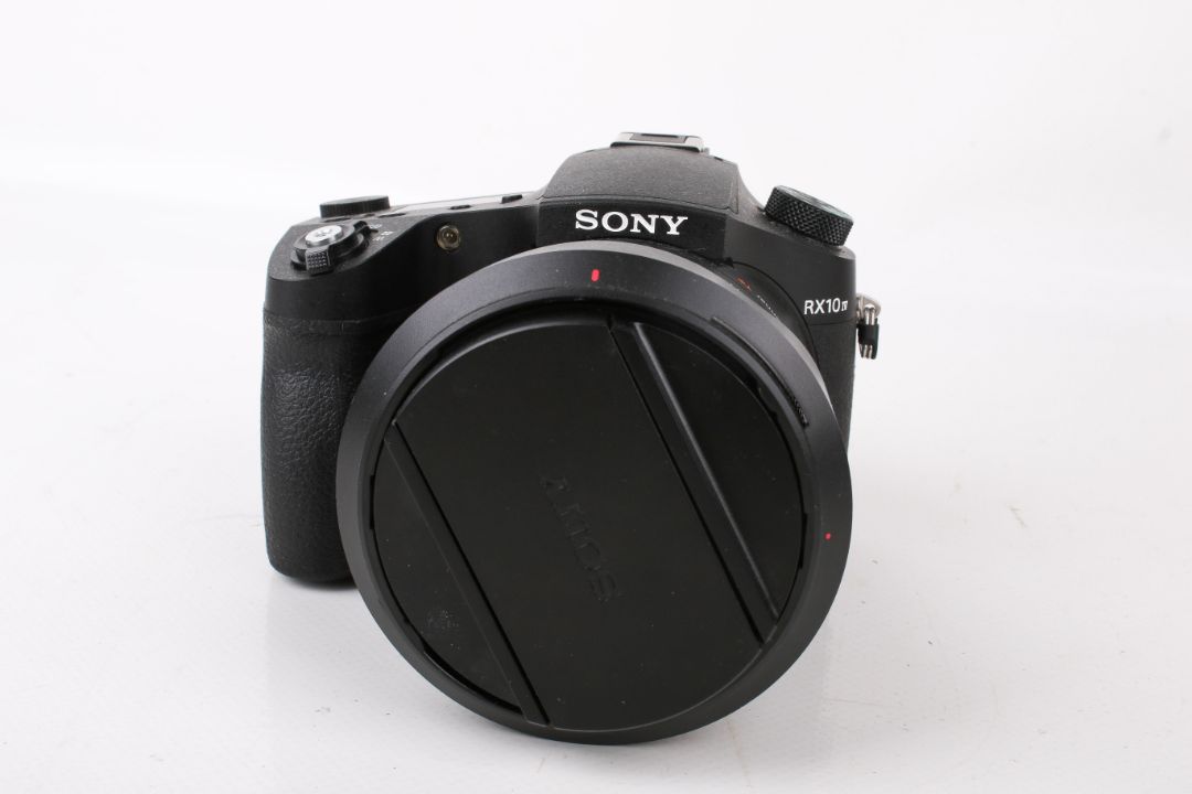 A Sony RX10 iv digital bridge camera. S/n 4496071, with a Zeiss Vario-Sonnar T* 2.4-4/8. - Image 4 of 5