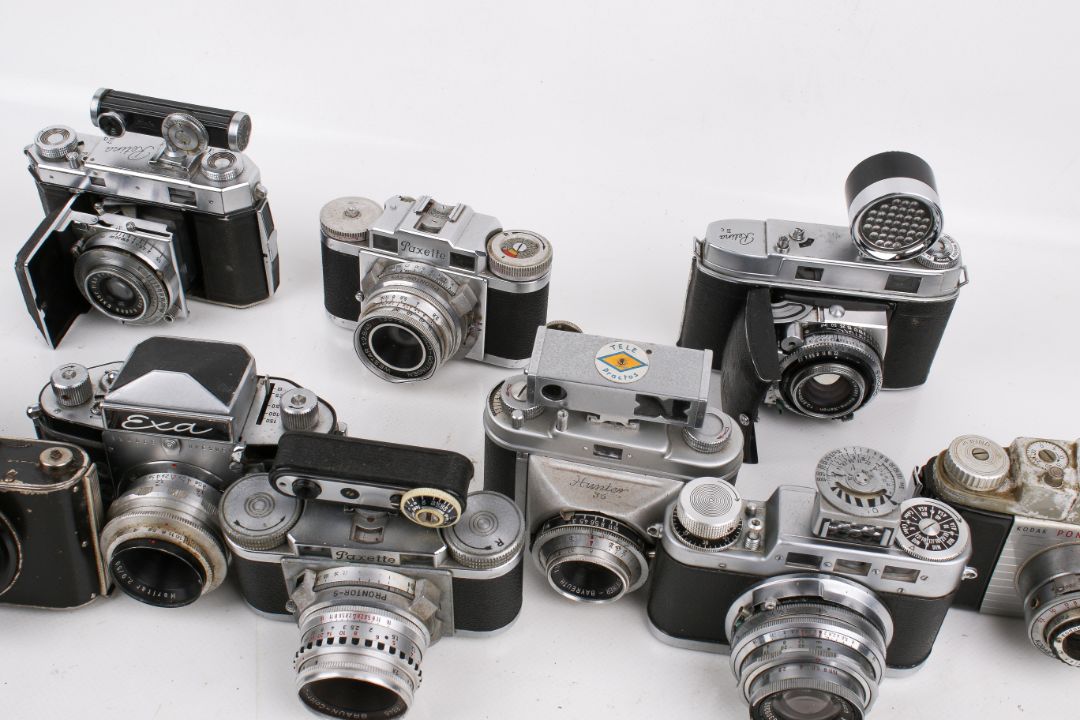 A collection of 13 assorted vintage 35mm film cameras - Image 3 of 4