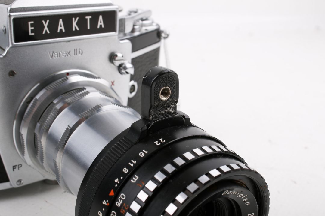 Two vintage Elekta Varex film cameras. Consisting of Varex II a and II b, one with Jena T 1:2. - Image 4 of 4