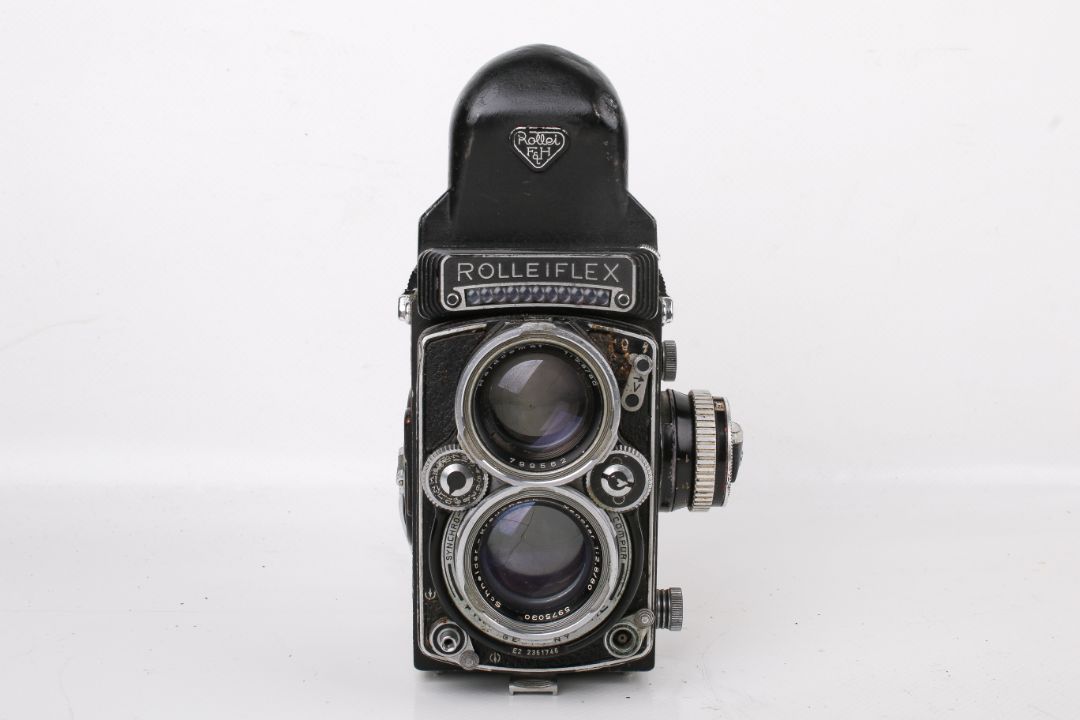 A vintage Rolleiflex TLR medium format 2.8 model film camera. - Image 3 of 3