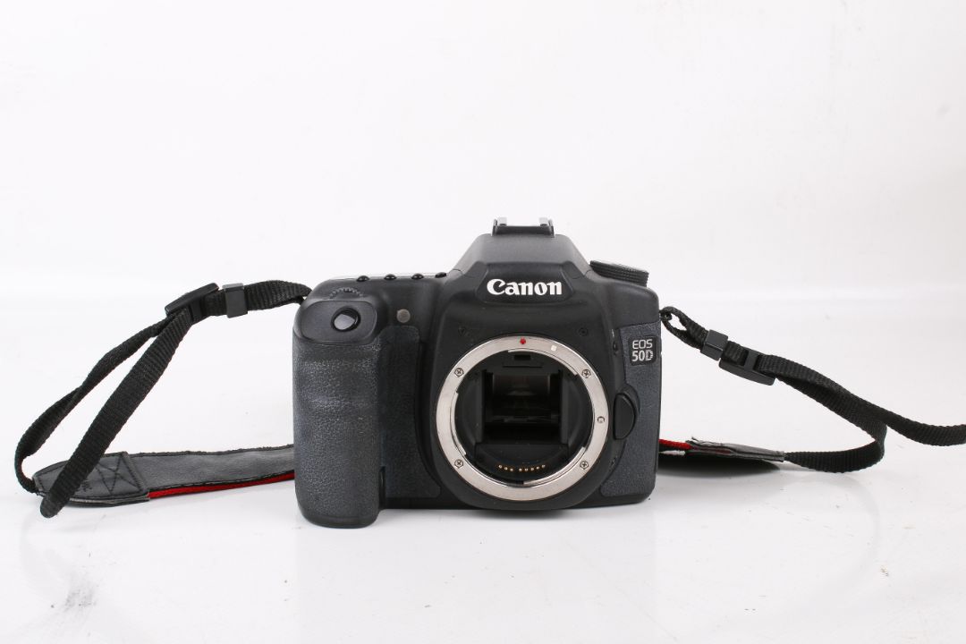Canon EOS 50D digital camera and Canon Ultrasonic 70-200mm lens. - Image 2 of 6