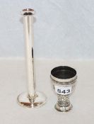 Becher, 800 Silber, 68 gr., H 9 cm, und Sterlingsilber Rosenvase, H 22 cm, Fuß gefüllt,