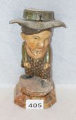 Holz Figur 'Frau mit Hut', auf Sockel, farbig gefaßt, H 22 cm, Altersspuren