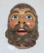 Werdenfelser Holzlarve 'Mann mit Bart', bez. 84 G, farbig gefaßt, 24 cm x 16 cm