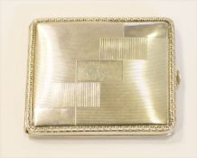 Zigarettenetui mit fein graviertem Dekor, 830 Silber, innen Restvergoldung, 71 gr., 8 cm x 7 cm