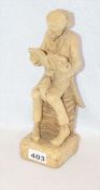 Holz Skulptur 'Der Bücherwurm', gebeizt, H 30 cm