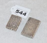 2 Sterlingsilber Döschen mit feinem Dekor, 49 gr.