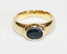 8 k Gelbgold Ring mit Safir, 7,2 gr., Gr. 54